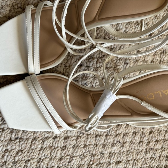7.5 - NWOB Aldo Wrap Heels - Picture 6 of 6